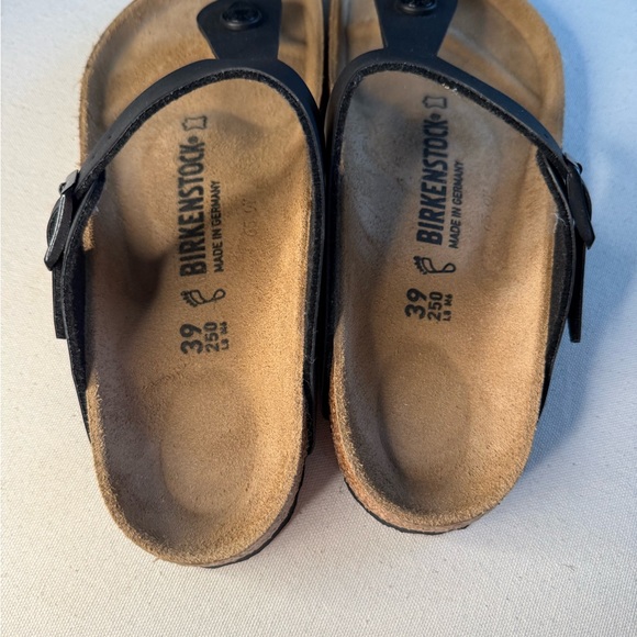 Birkenstock Gizeh Sandals in Black and Tan - Picture 6 of 9